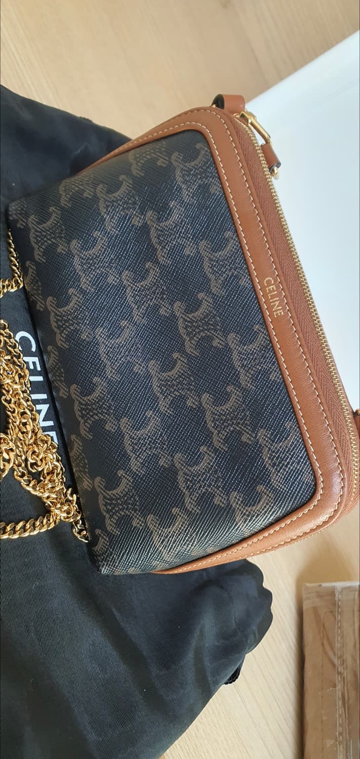 셀린느 트리옹프 크로스백/클러치백 새상품급 정품(감정서O) 상품이미지2