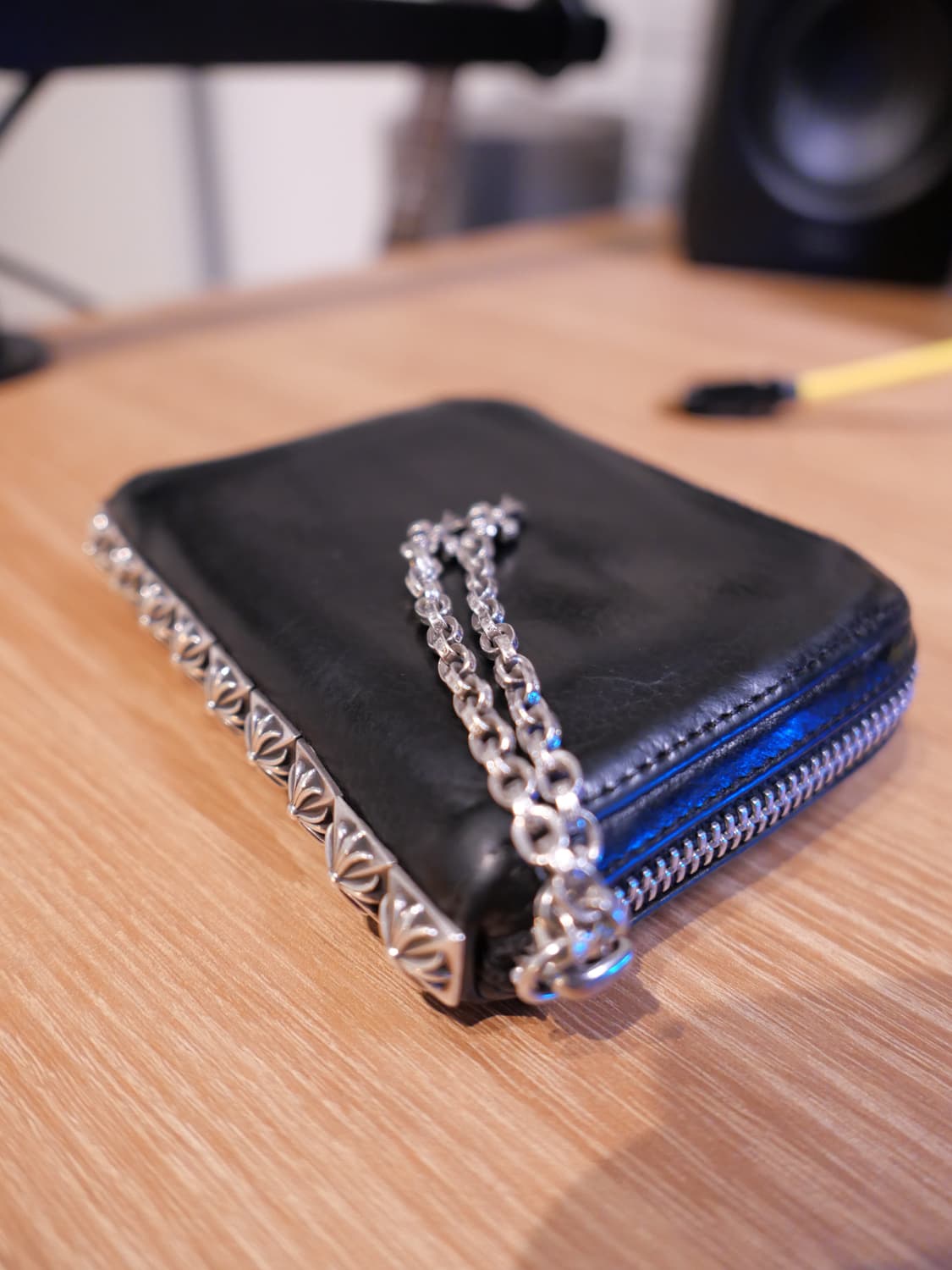 크롬하츠 피라미드 반지갑 상품이미지1