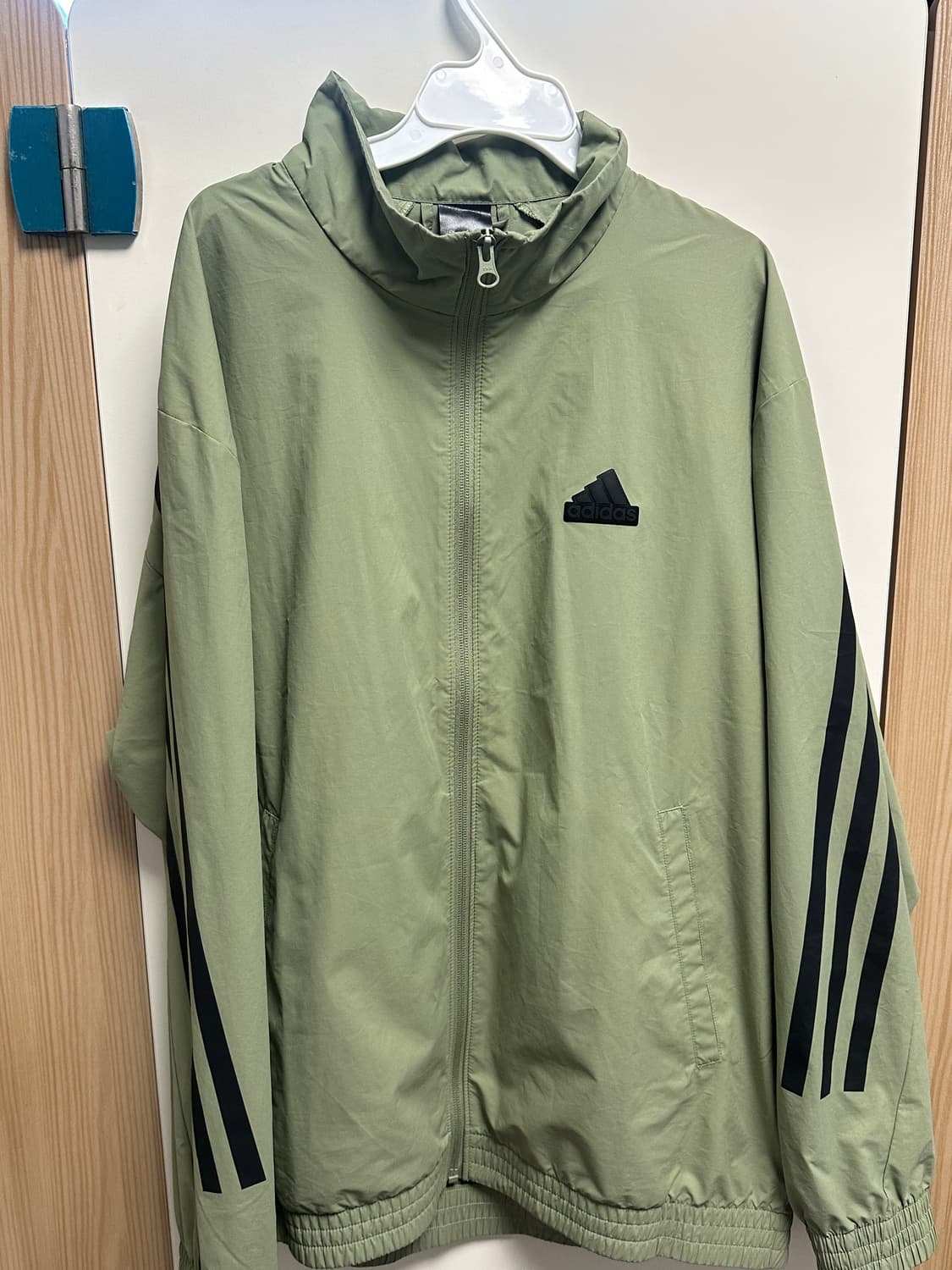 아디다스 바람막이 카키 올리브 상품이미지1