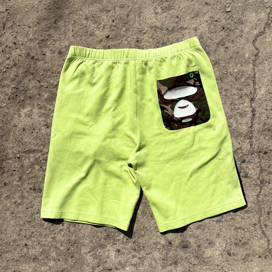 (XL) Aape Now 로고 형광 카모 스웻 숏팬츠 상품이미지3