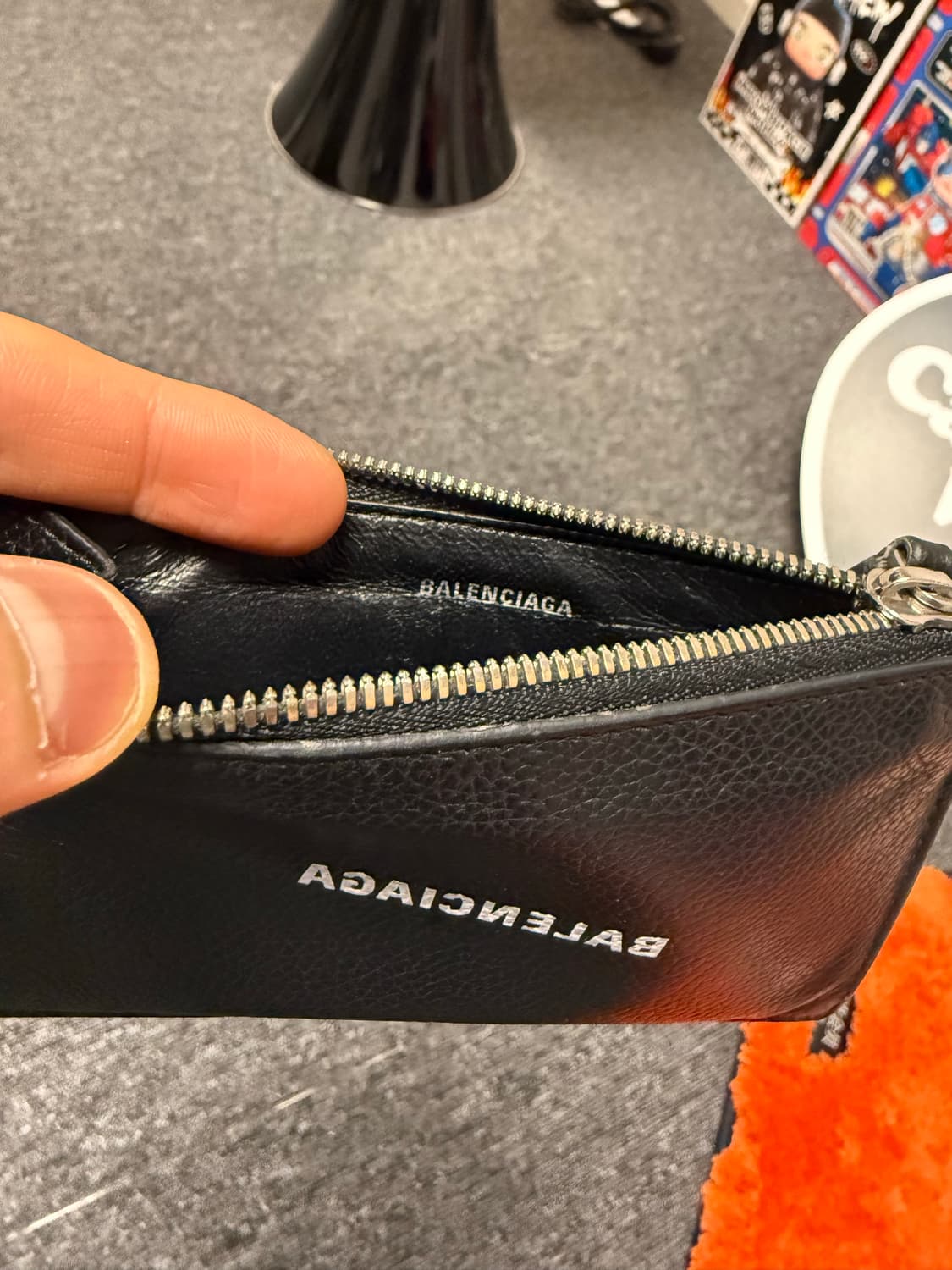 [ONE SIZE] 발렌시아가 캐쉬 라지 롱 코인 리버스 로고 카드지갑 상품이미지5