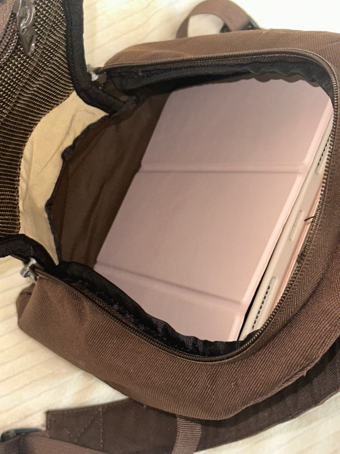 Dakine 브라운 체크 백팩 상품이미지6