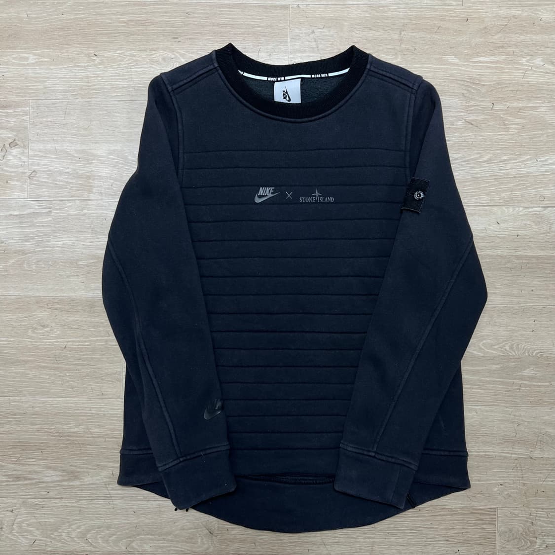 나이키 X 스톤아일랜드 콜라보 맨투맨 티셔츠 [다크네이비] L/100 상품이미지1