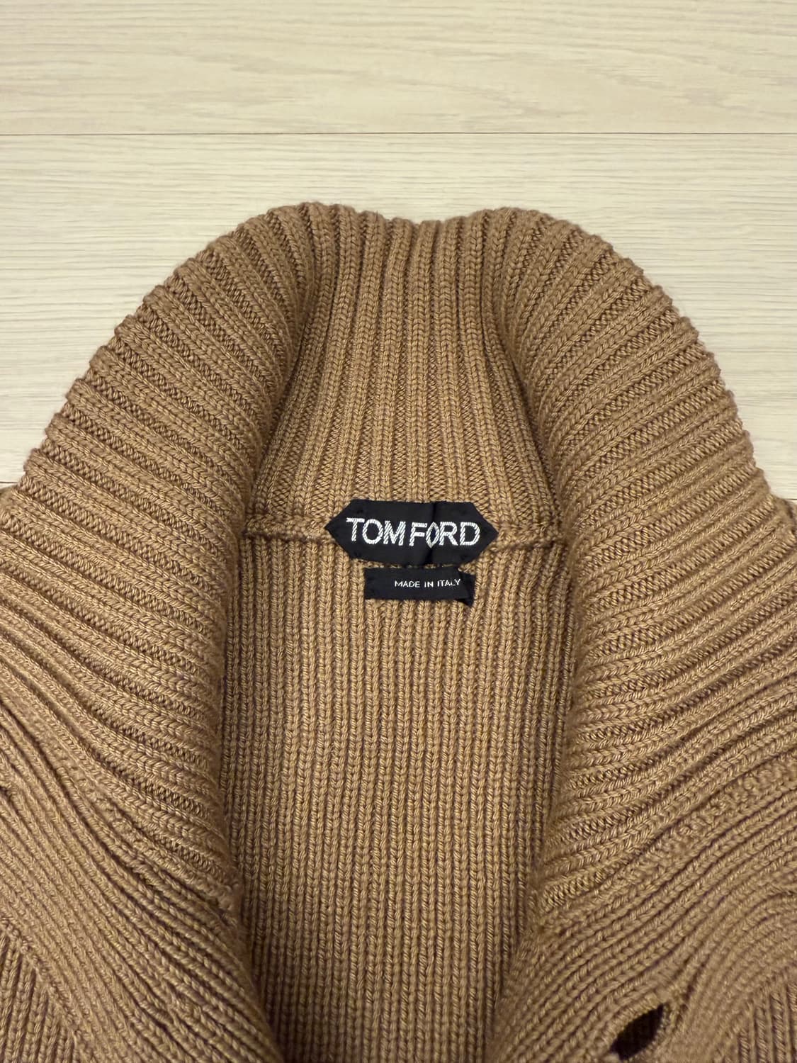 톰포드 울실크 가디건 48사이즈 상품이미지3
