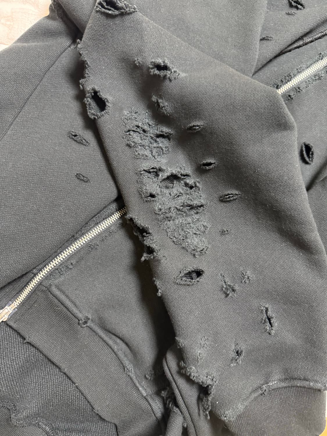 에모스탠스클럽 디스트레스드 후드집업 상품이미지3