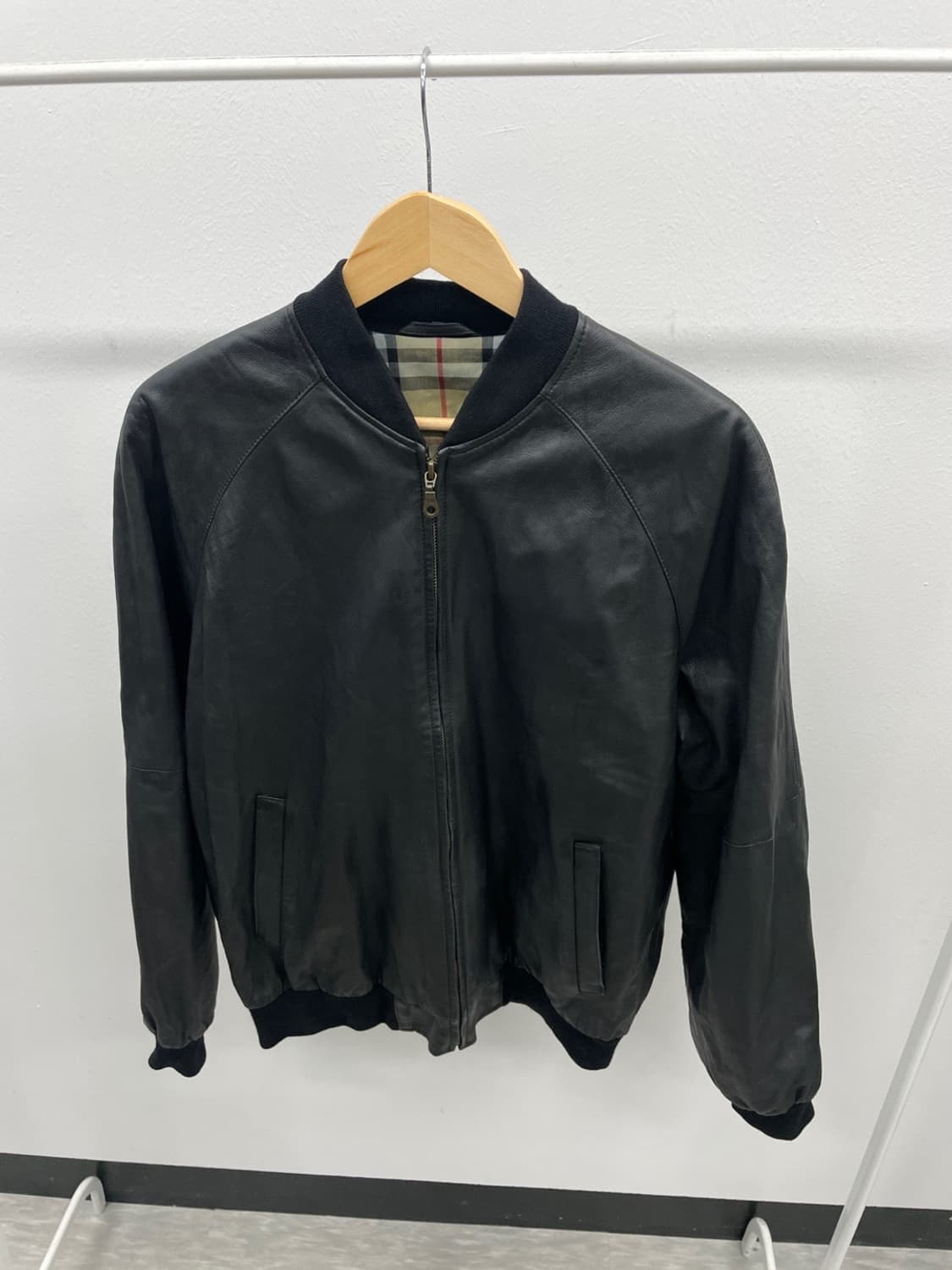105) 버버리 레더 블루종 상품이미지1