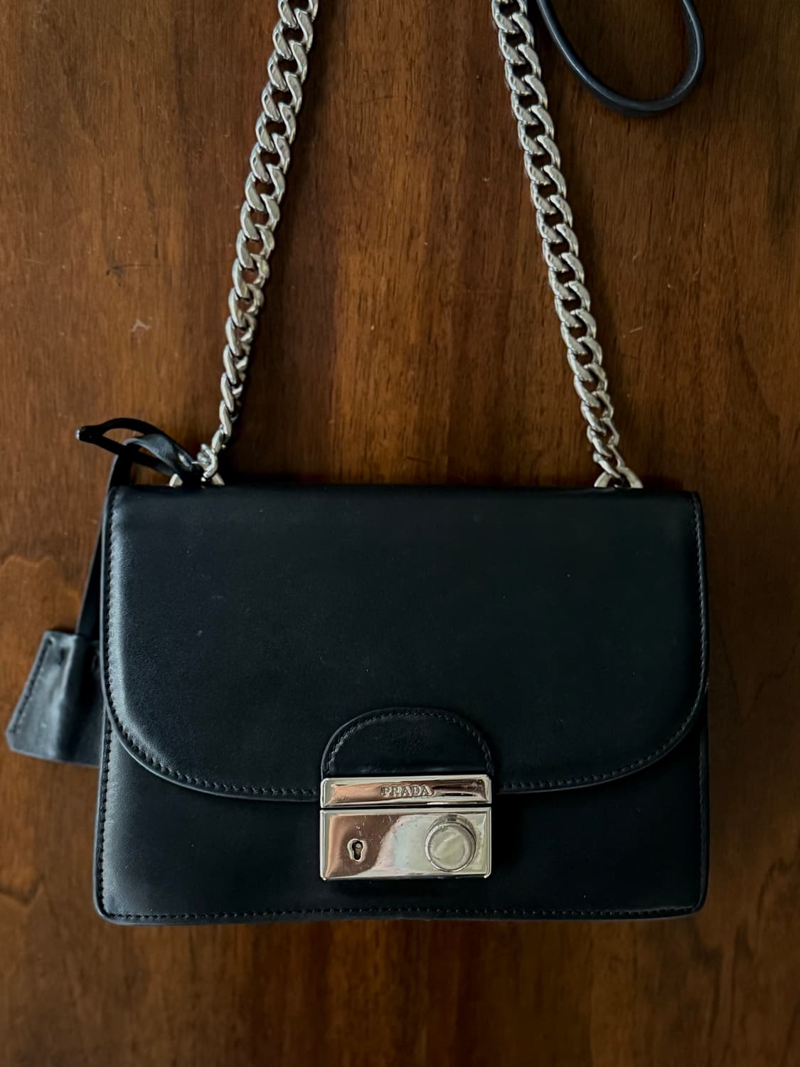 PRADA 프라다 플랩 체인 크로스백  상품이미지1