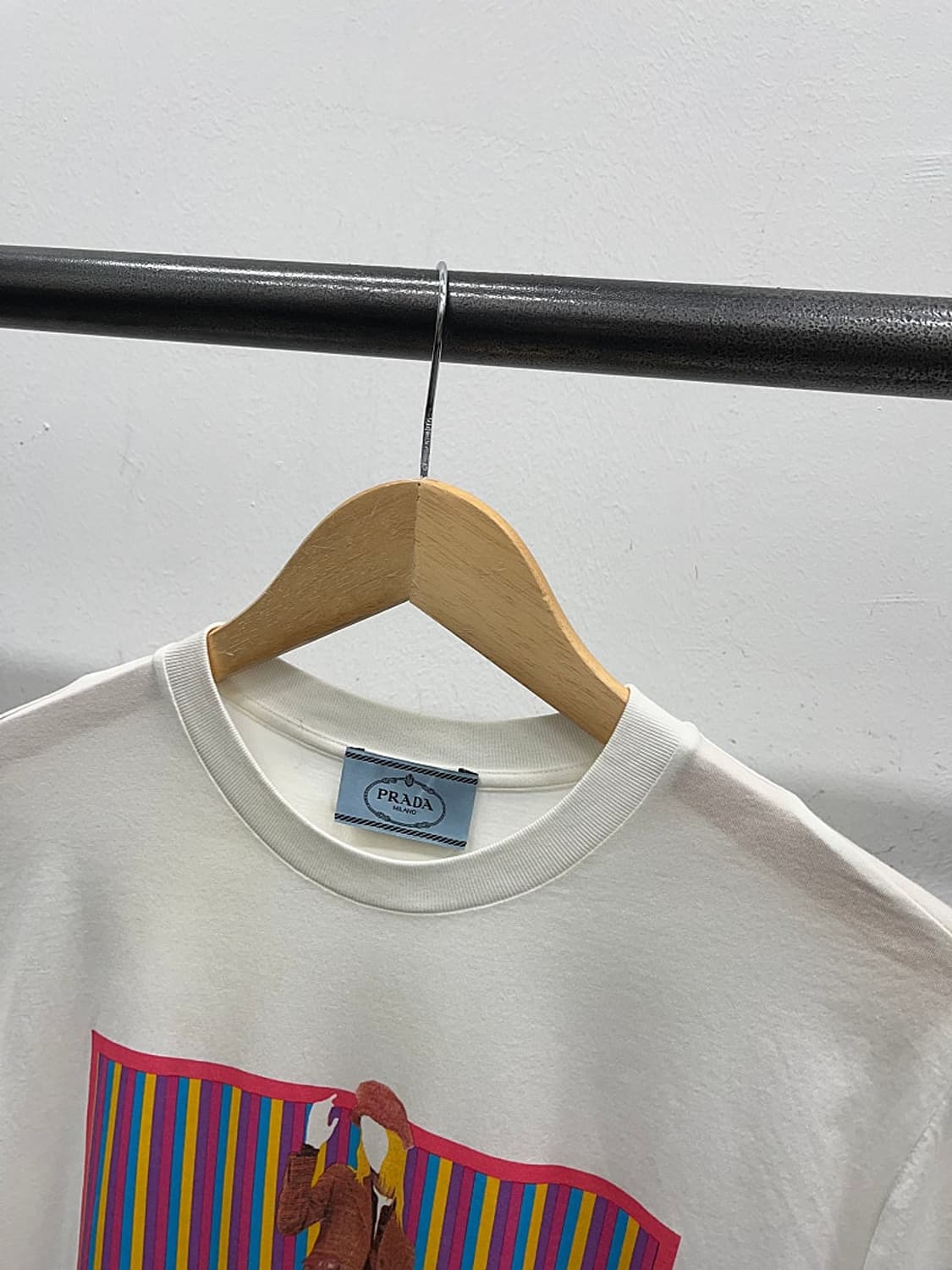 여) 프라다 프린트 반팔티  상품이미지3