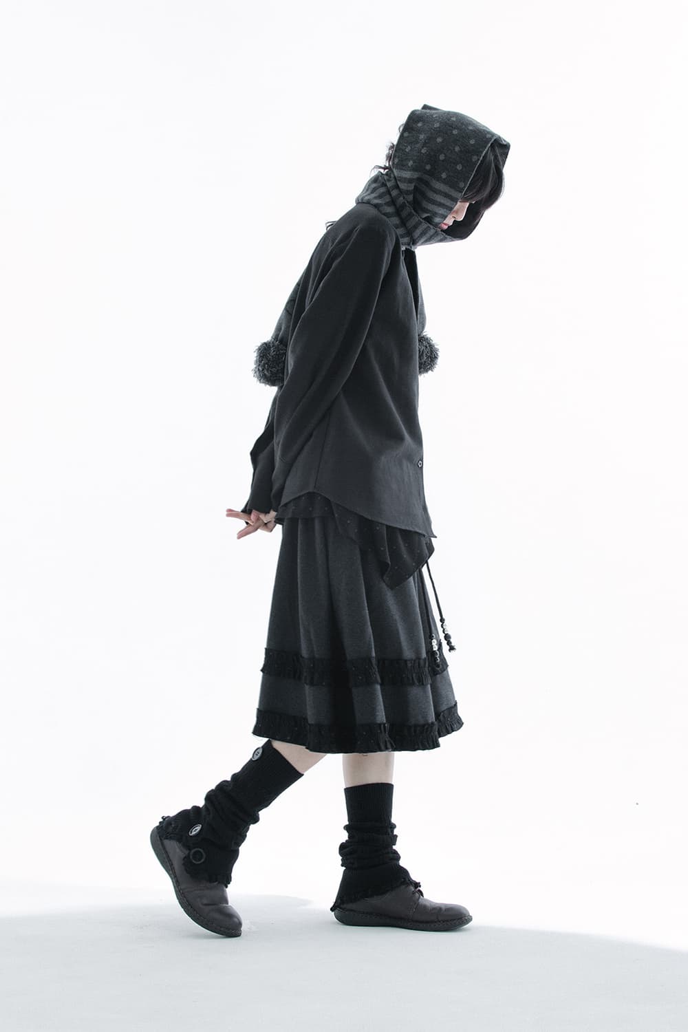 허그유어스킨 아가일 캐이프 미디스커트 블랙 상품이미지2