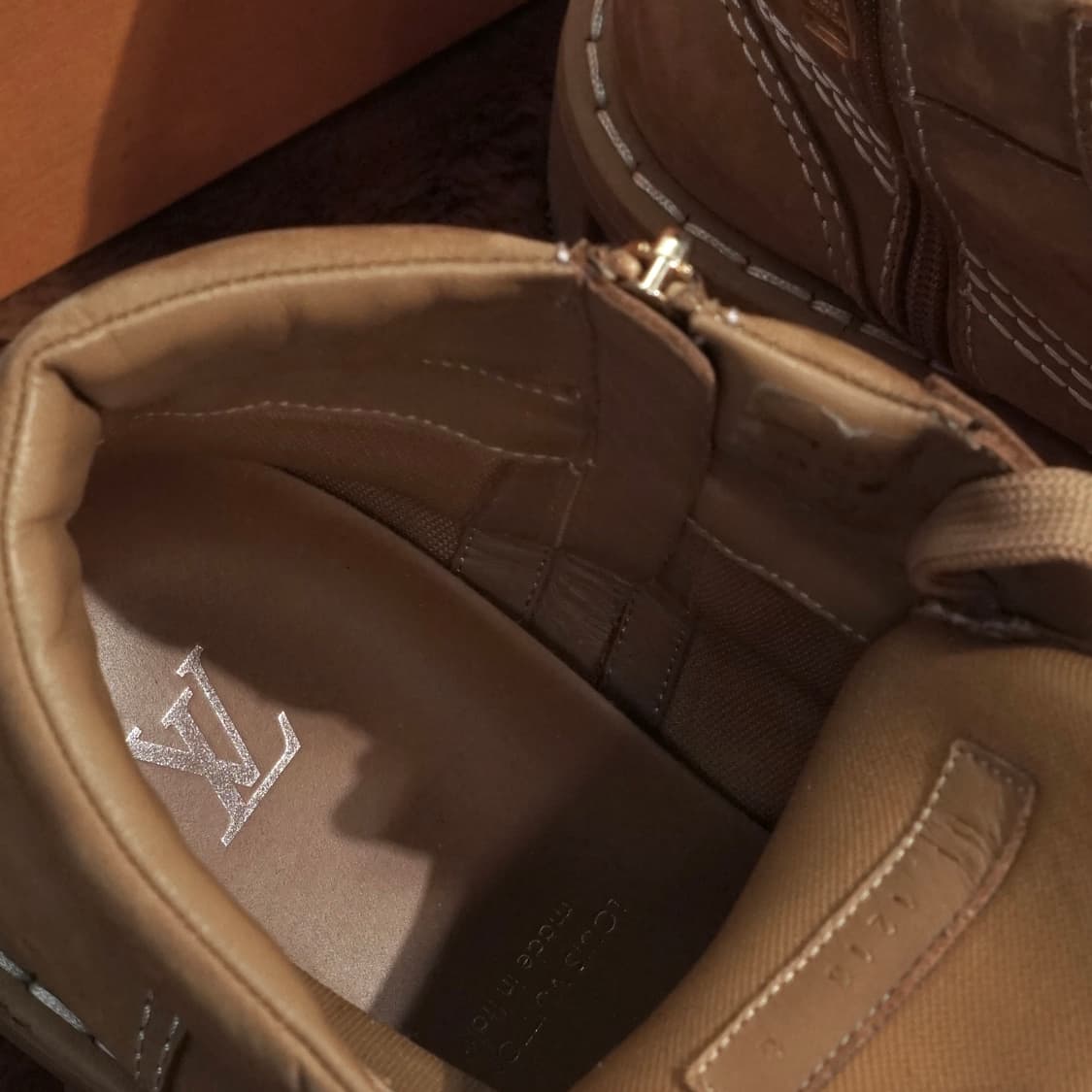 루이비통 퍼렐 런웨이 컬렉션 LV 체커 부츠 상품이미지9