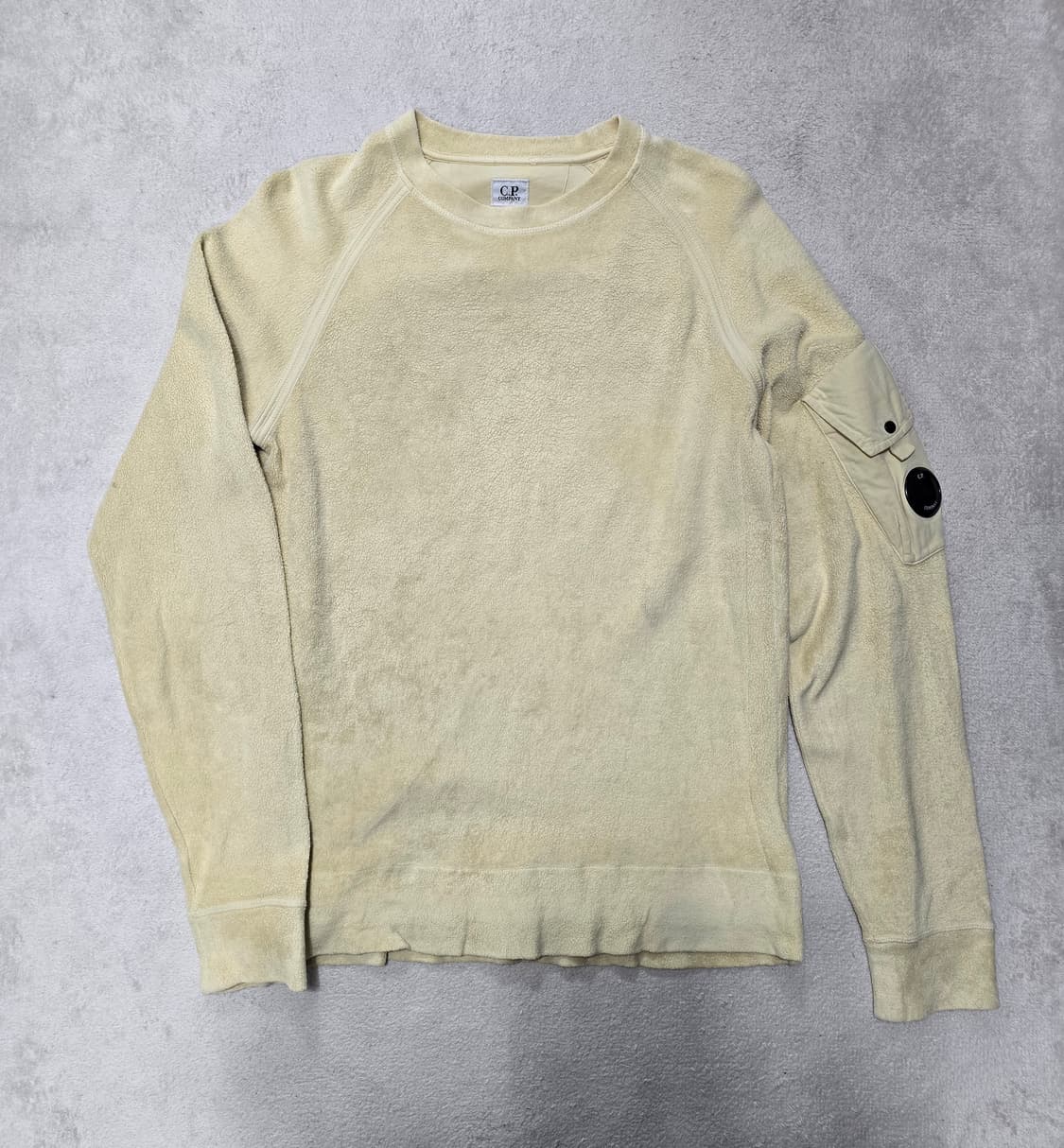 CP컴퍼니 렌즈와펜 플리스 맨투맨 S사이즈 상품이미지1