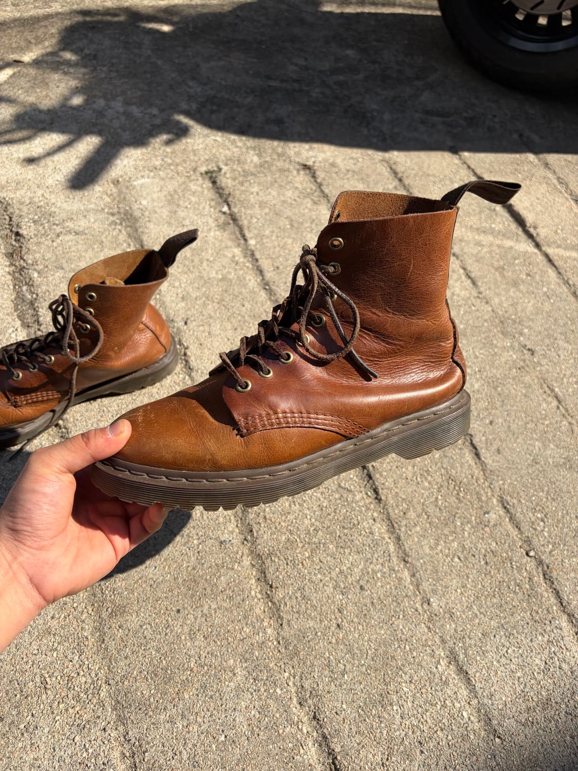 260) Dr. Martens 브라운 레더 레이스업 부츠 상품이미지3