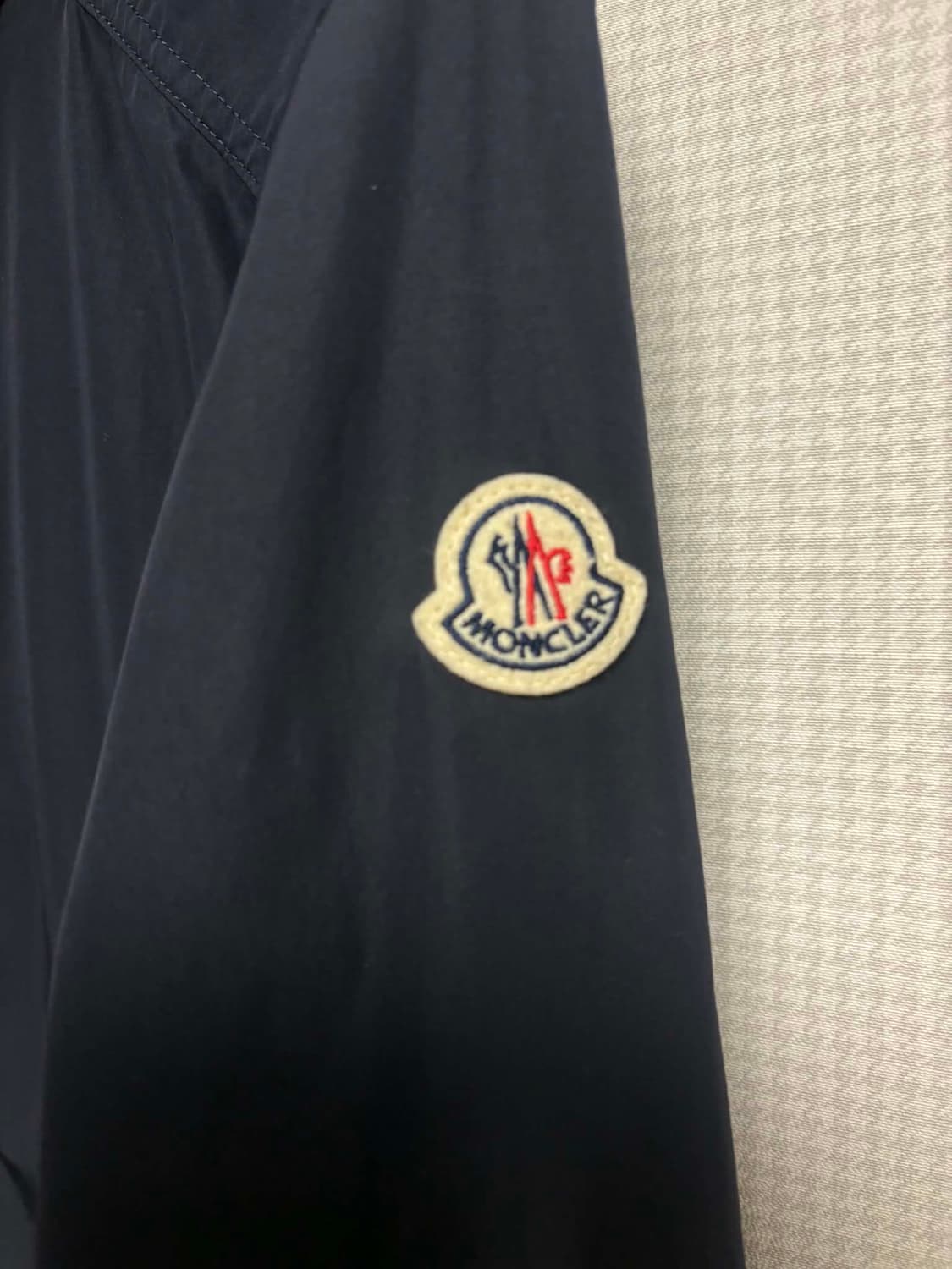 몽클레르 네이비 바람막이 3사이즈 상품이미지2