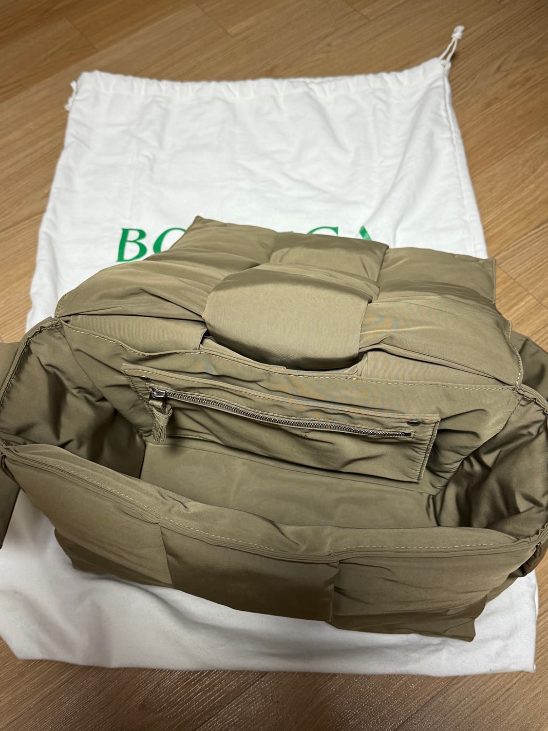 보테가 베네타 필로우 카세트백 토프 상품이미지5