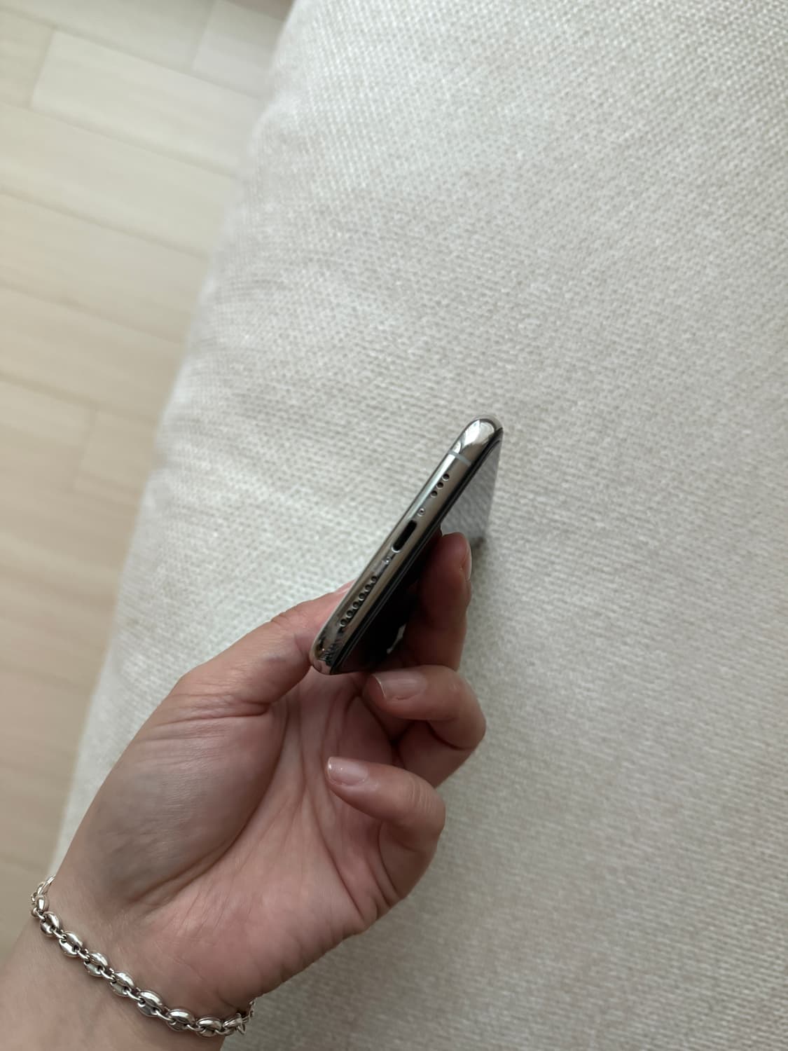 아이폰xs 실버 256 (+아이폰 정품 가죽케이스) 상품이미지4