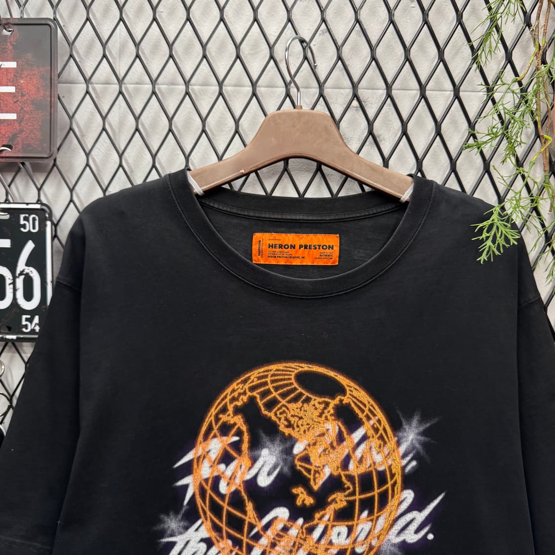 헤론 프레스톤 빈티지 반팔 티셔츠 전면 프린팅 포인트 블랙 상품이미지3