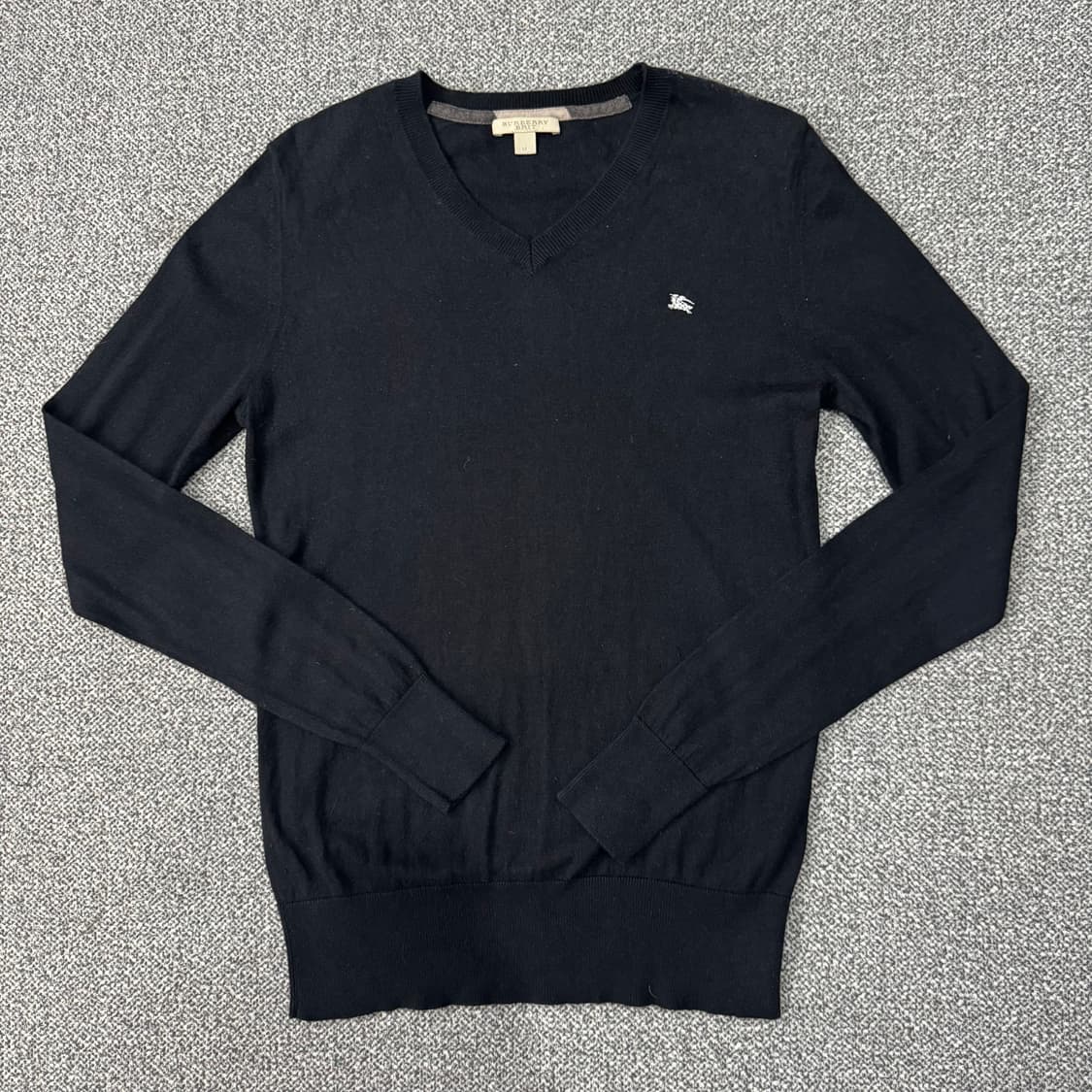 버버리 로고 브이넥 니트 상품이미지1