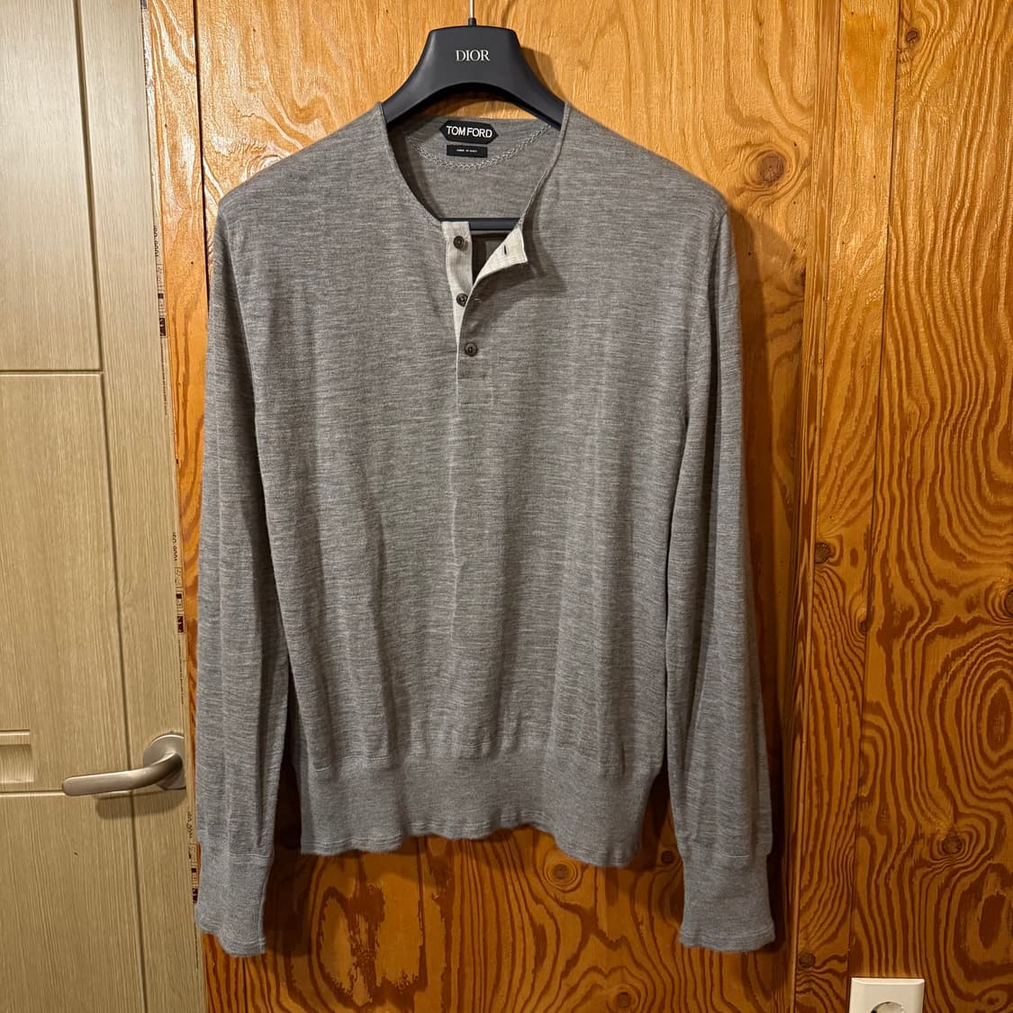 톰포드 캐시미어 100% 헨리넥 니트 셔츠 판매 합니다. 상품이미지2