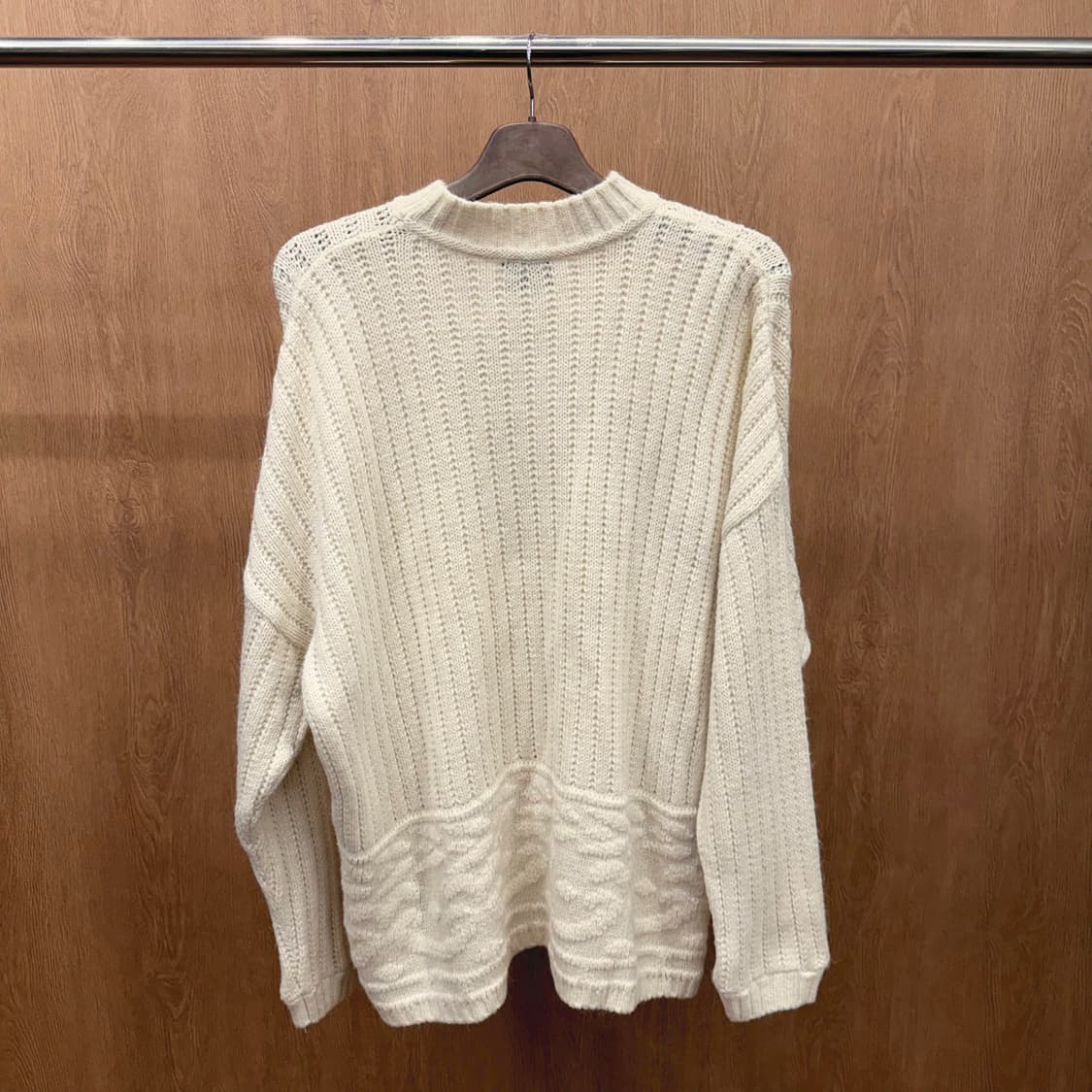 베르사체 긴팔 케이블 니트 크루넥 크라운 매두사 엠블럼 디테일 아이보리 상품이미지3