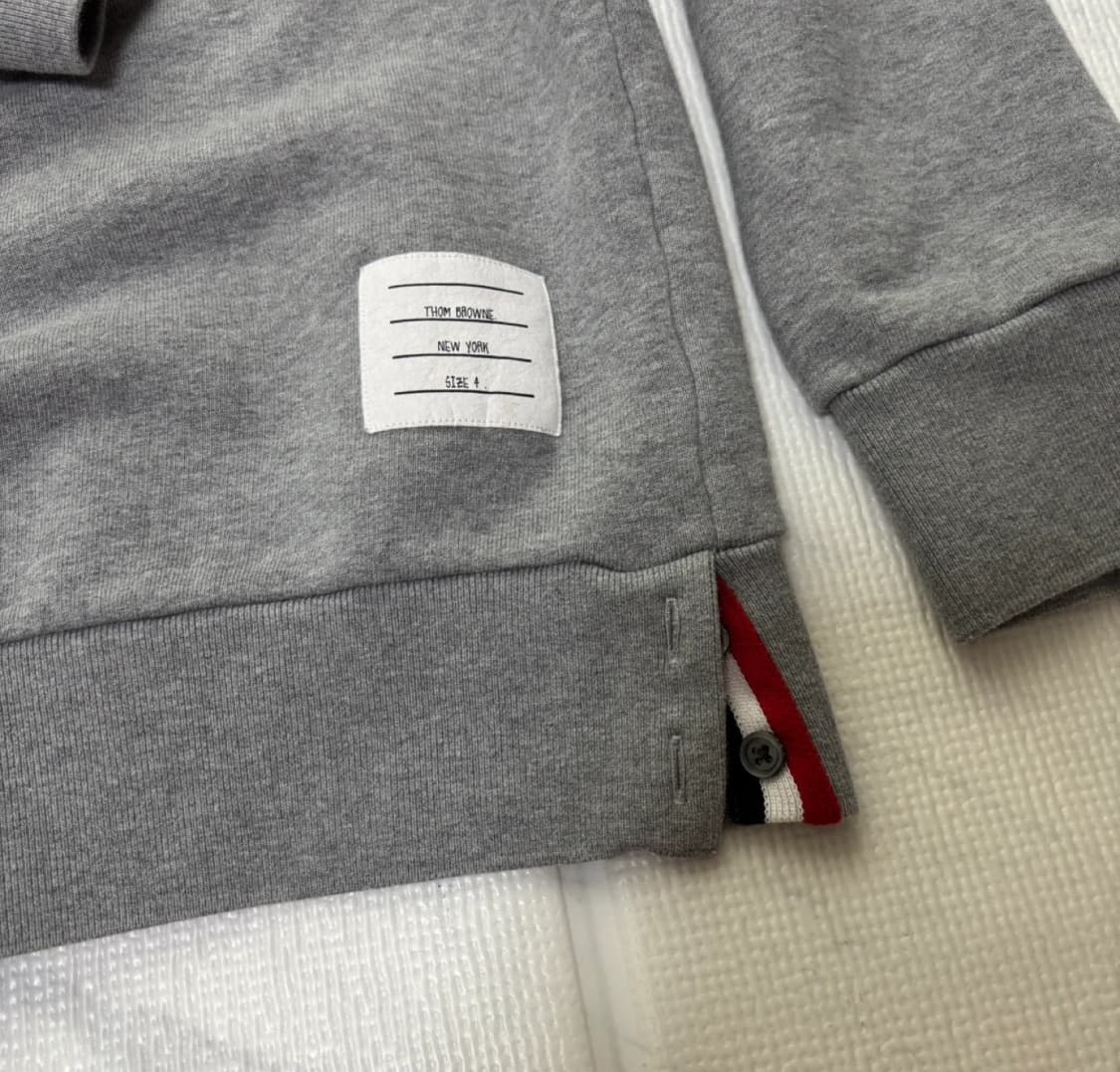[4] 톰브라운 백로고 맨투맨 그레이 상품이미지4