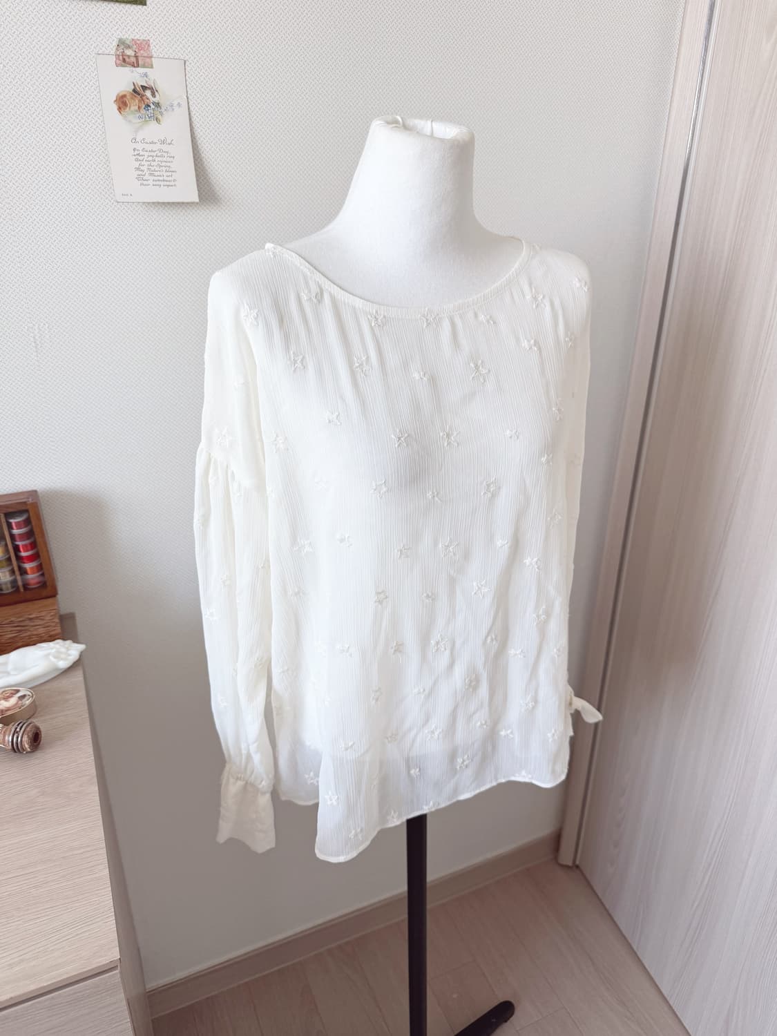 별 모양 아이보리 블라우스 상품이미지2
