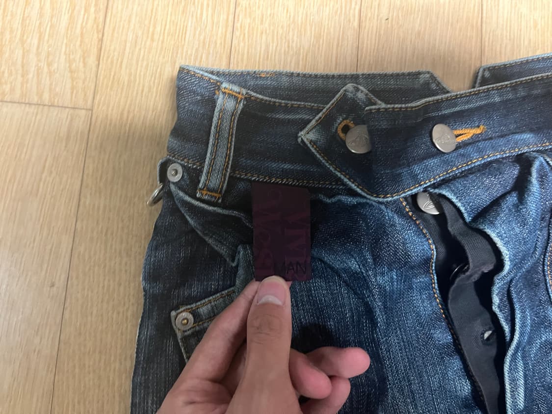 비비안 웨스트우드 비대칭 데님 상품이미지3