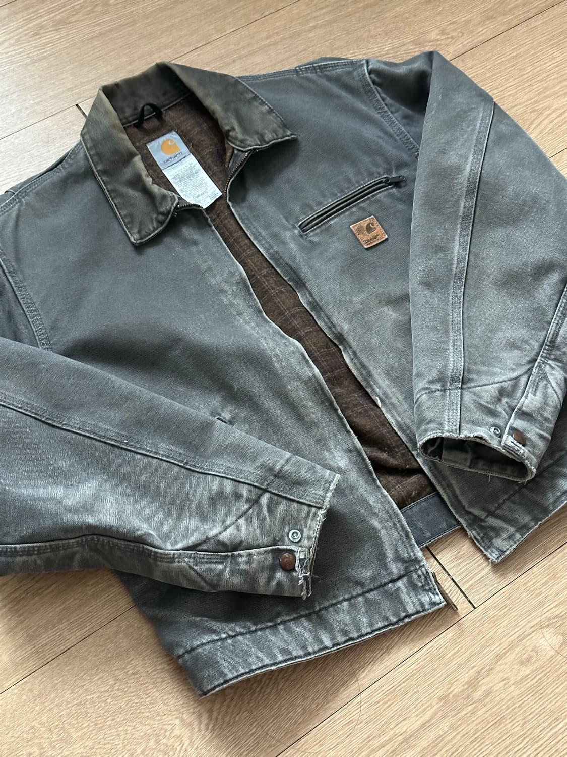 칼하트 디트로이트 J97 L GVL 상품이미지2