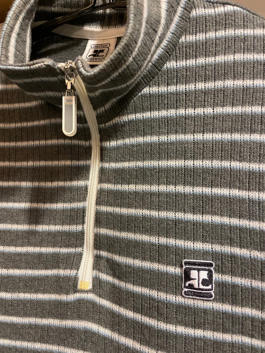 꾸레쥬 니트 반집업 상품이미지2