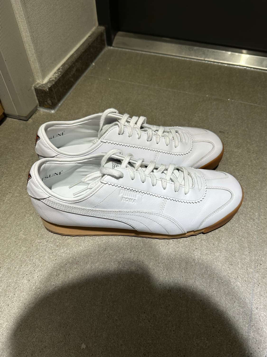  메종키츠네 X 푸마 로마 스니커즈 290 상품이미지3