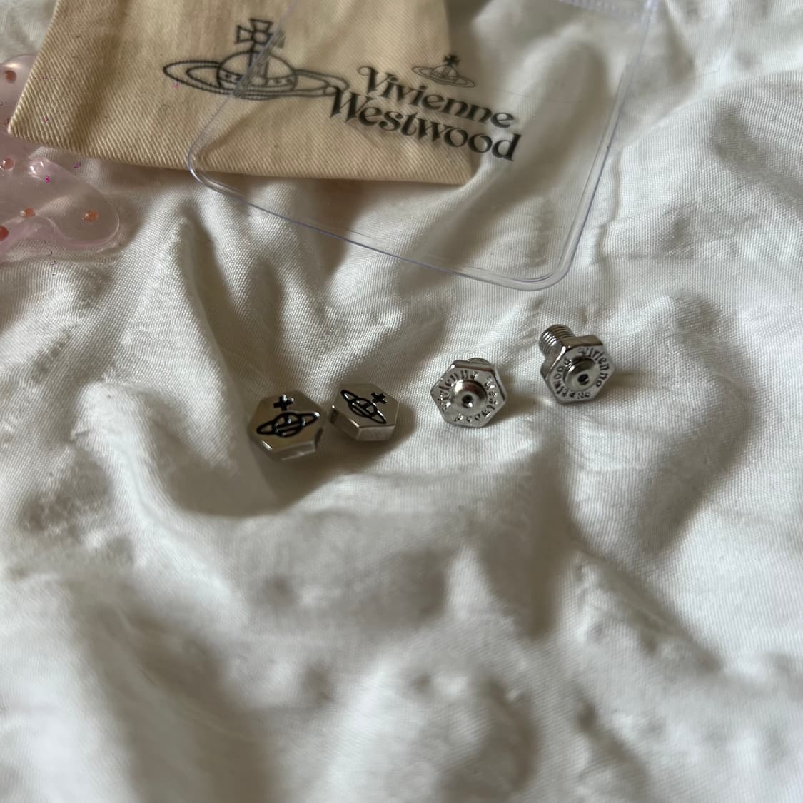 비비안웨스트우드 아델 볼트 이어링 상품이미지5