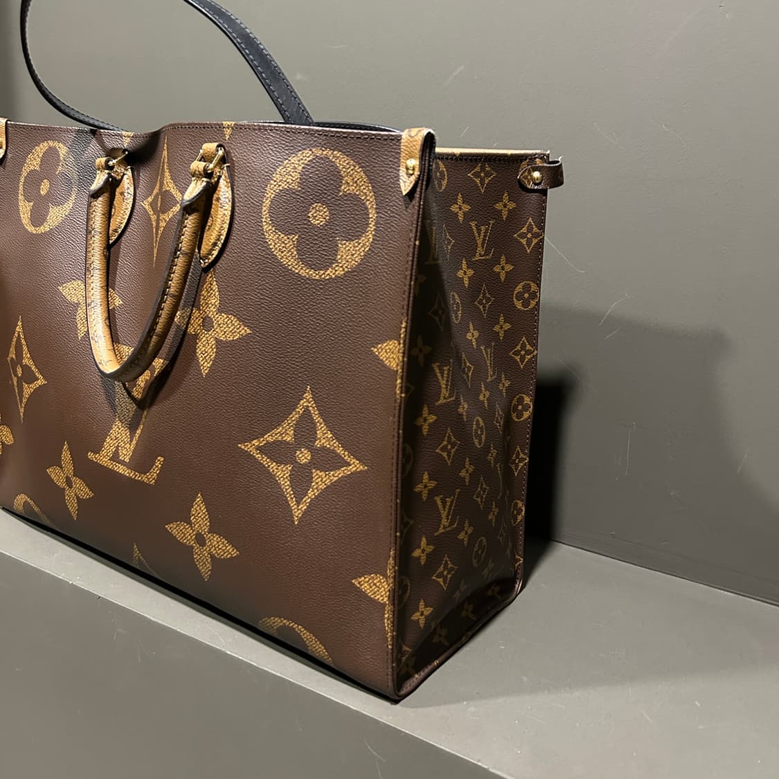 루이비통 모노그램 온더고 GM 상품이미지3