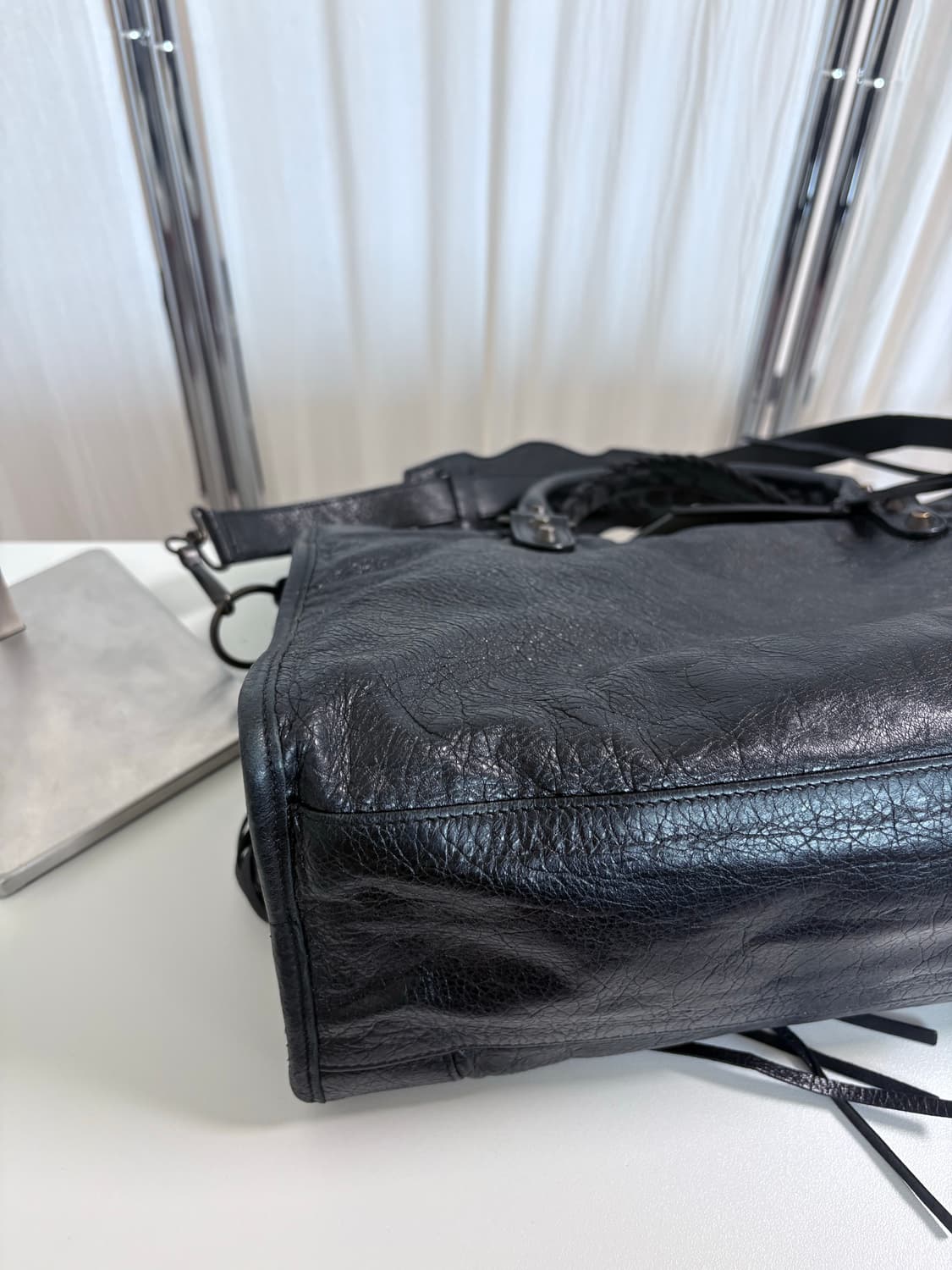 발렌시아가 시티 모터백 블랙 미디움 상품이미지7