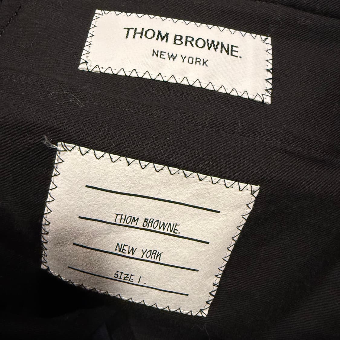 톰브라운 코듀로이 스콜피온 반바지 판매 합니다. 상품이미지7