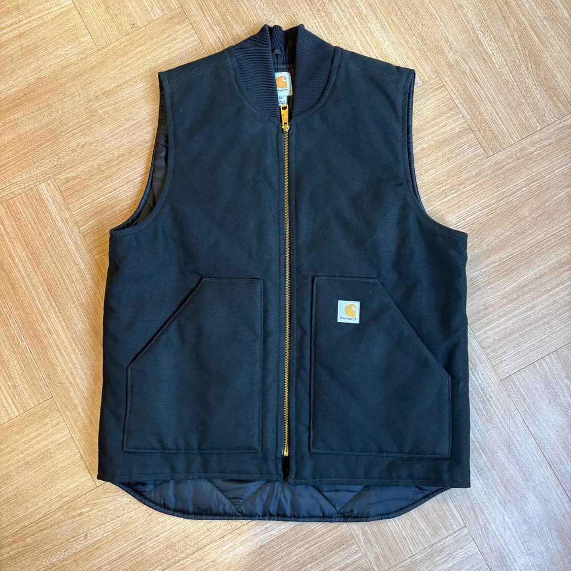 칼하트 V01 블랙 퀼티드 베스트 상품이미지1