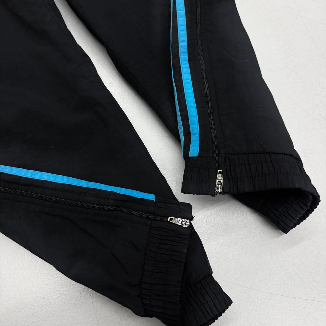 아디다스 90s 삼선 올드스쿨 검하 바람막이 트랙팬츠 상품이미지5