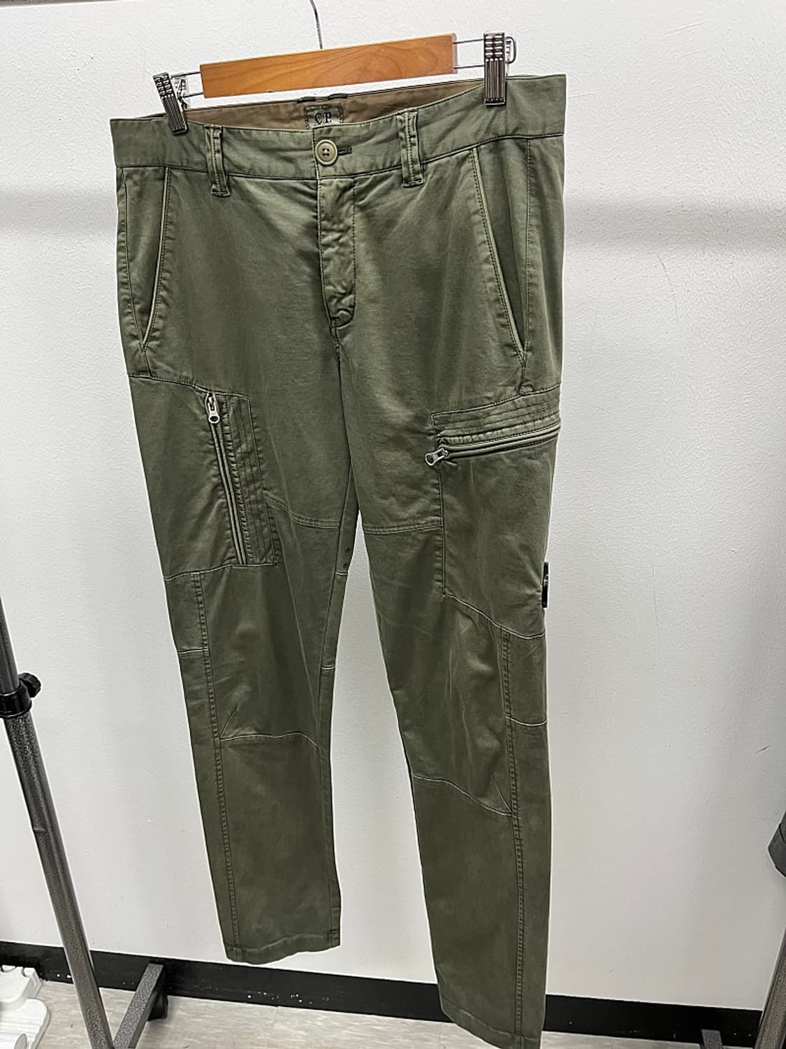 31-32) CP컴퍼니 렌즈 카키팬츠  상품이미지1