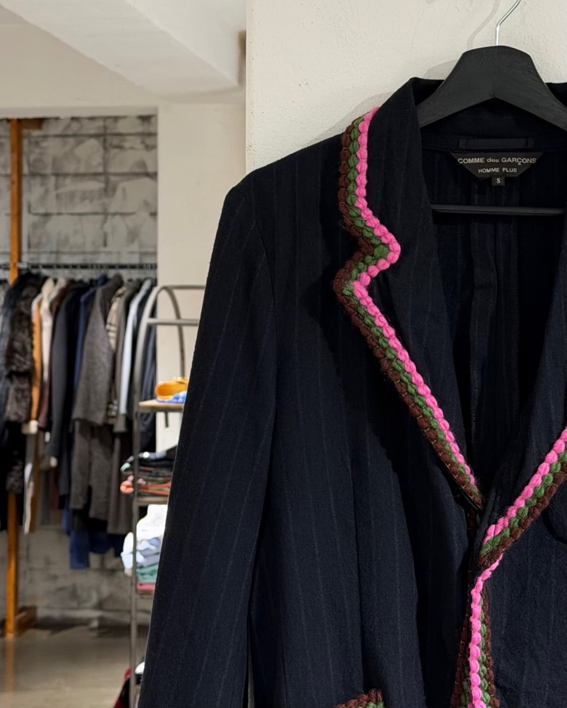 꼼데가르송 옴므 플러스 블랙 컬러 엣지 자켓 상품이미지2