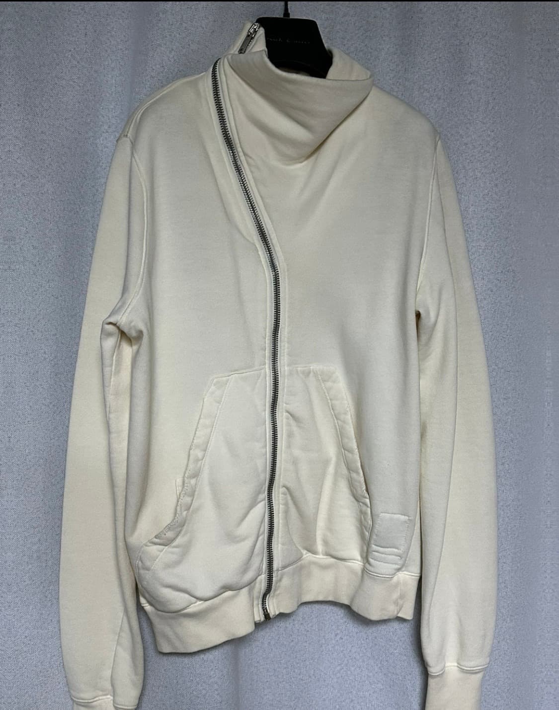 릭오웬스 사선 비대칭 집업 상품이미지1