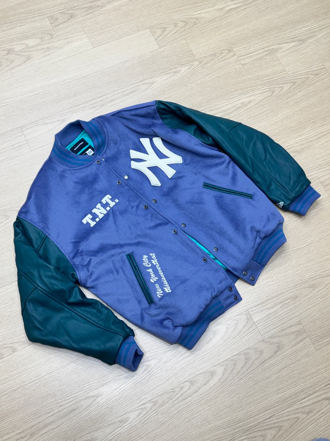 디네댓 x 뉴에라 x MLB 양키스 바시티 자켓 상품이미지1