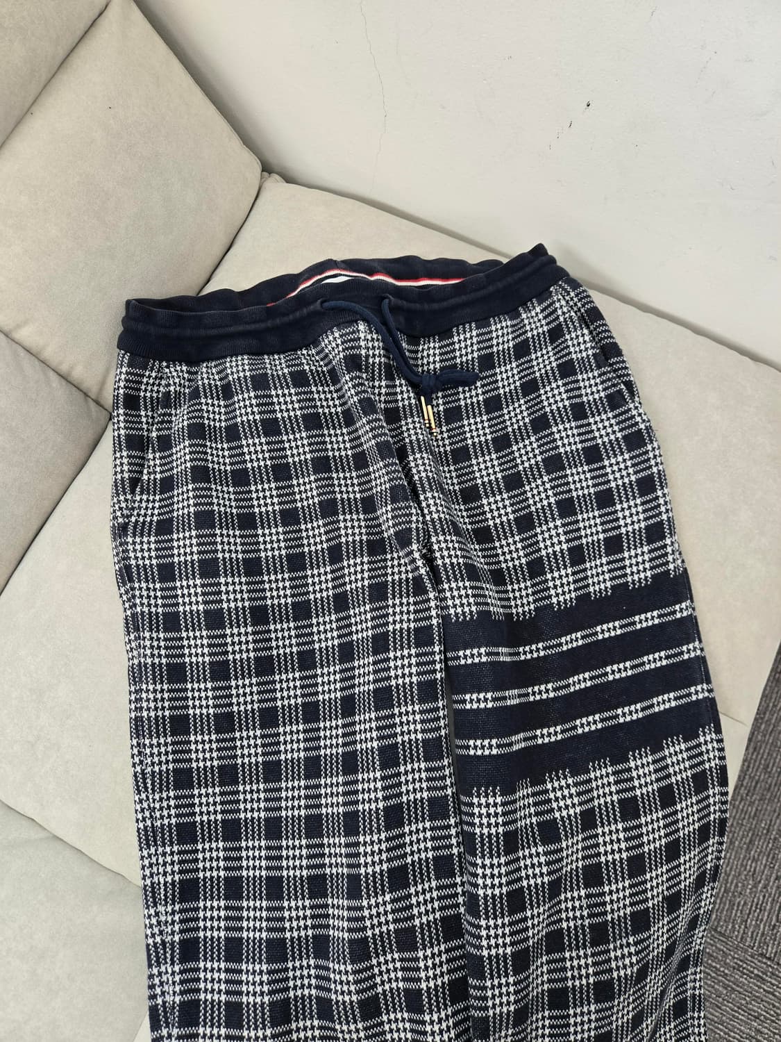 [보증서 정품] 톰브라운 체크 조거팬츠 상품이미지4