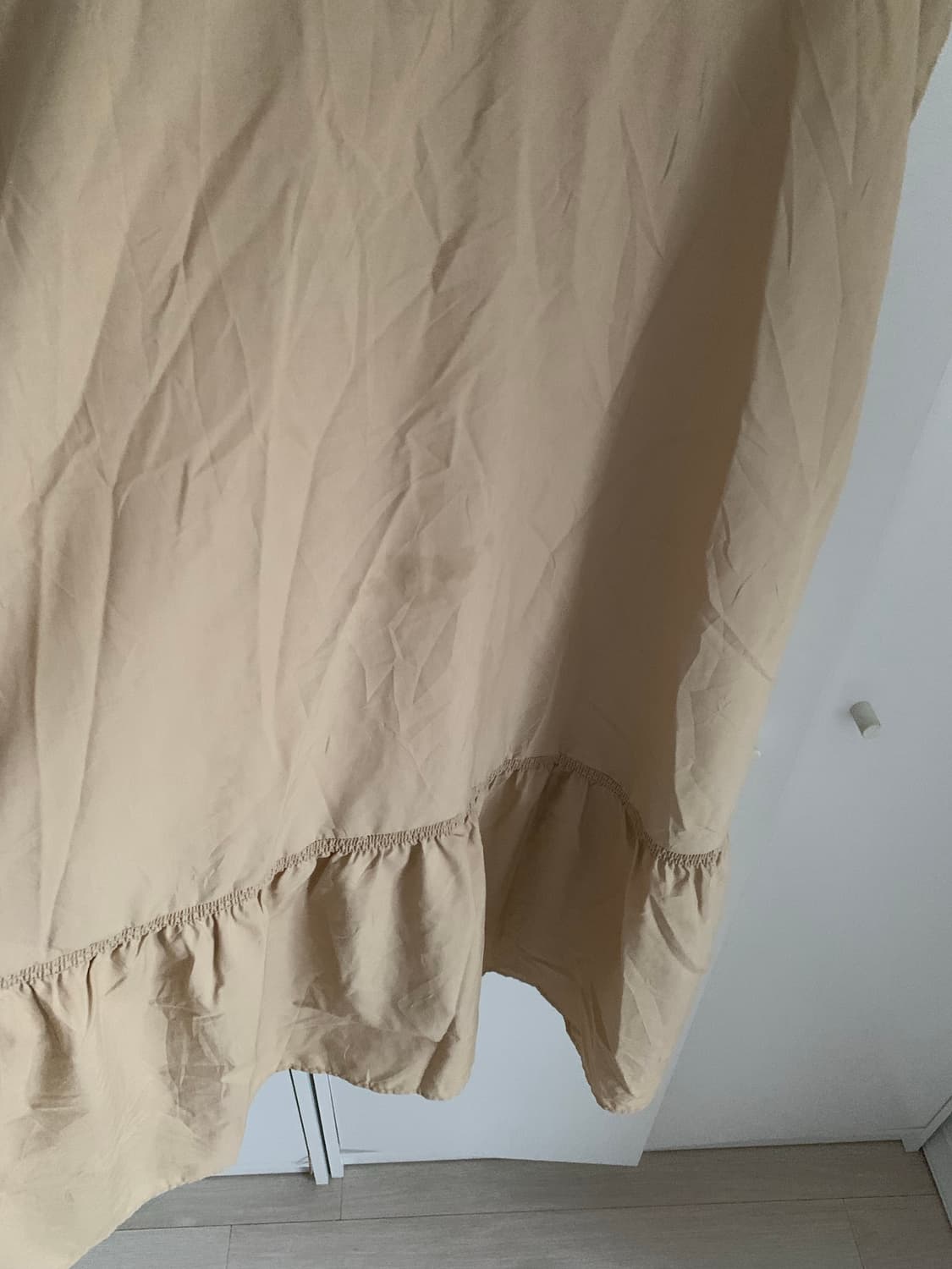 베이지 프릴 원피스 상품이미지4