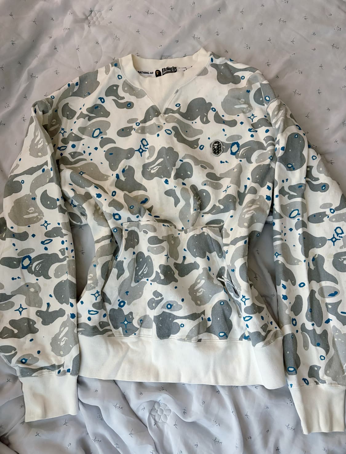 (렌티큘러 로고)(야광)베이프 릴렉스드 스페이스 카모 크루넥 화이트 상품이미지1