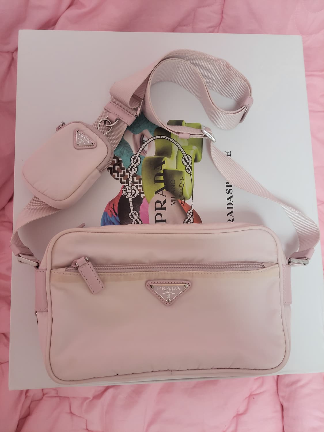 정품)급처상태양호!프라다 핑크 삼각로고 리나일론 렉탱글 크로스숄더백 가방 상품이미지2