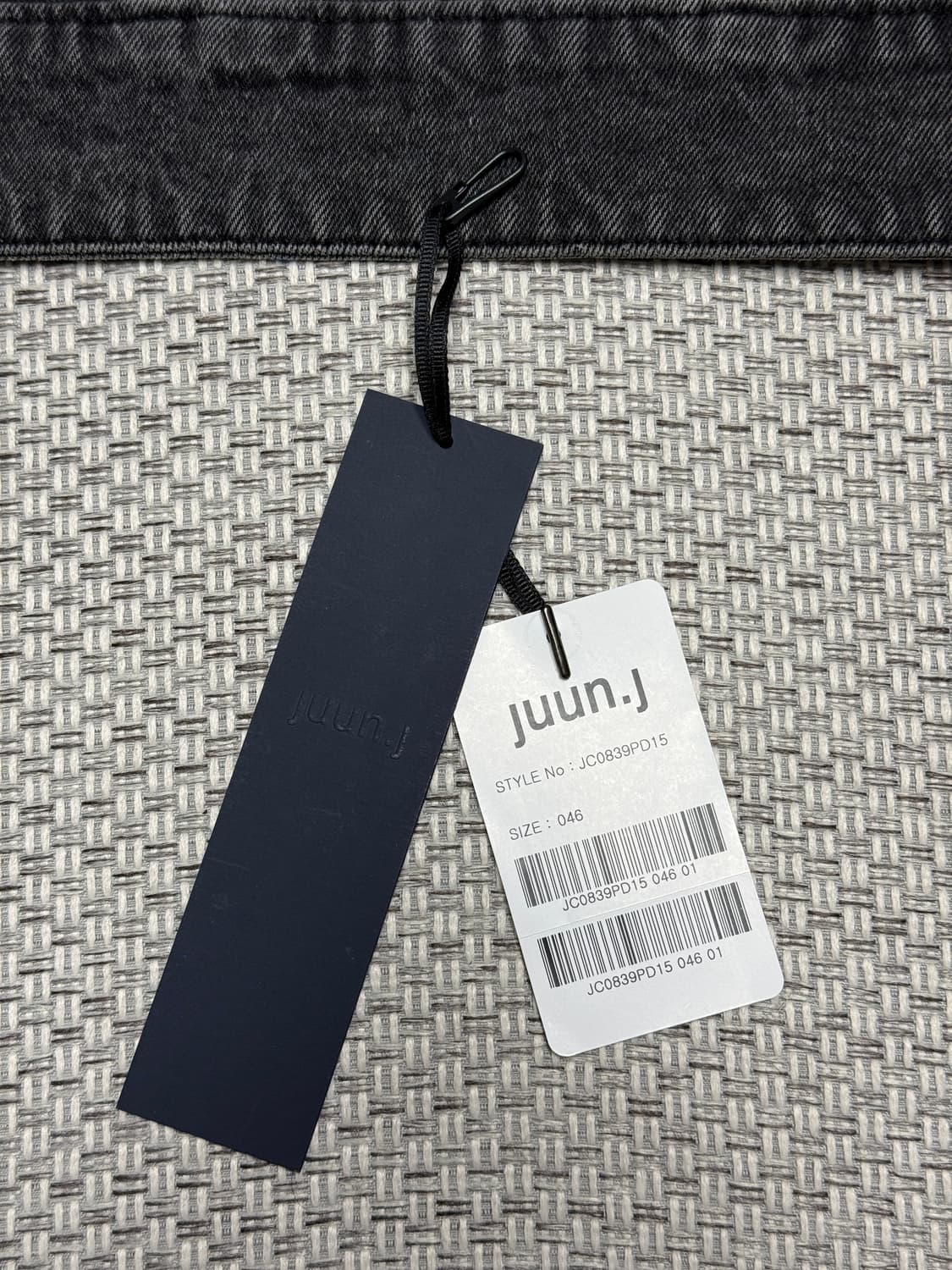 [46(100)] 준지 흑청 데님 트러커 자켓 상품이미지6