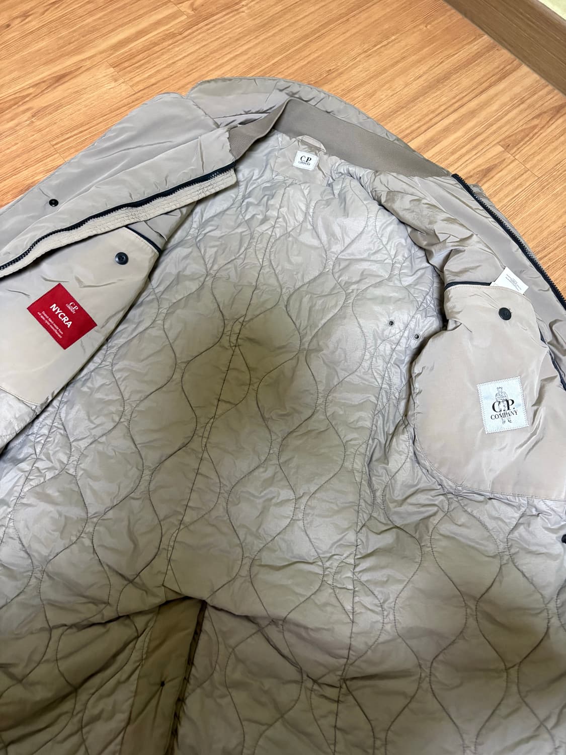 cp컴퍼니 나이크라 롱패딩 자켓 M 상품이미지3