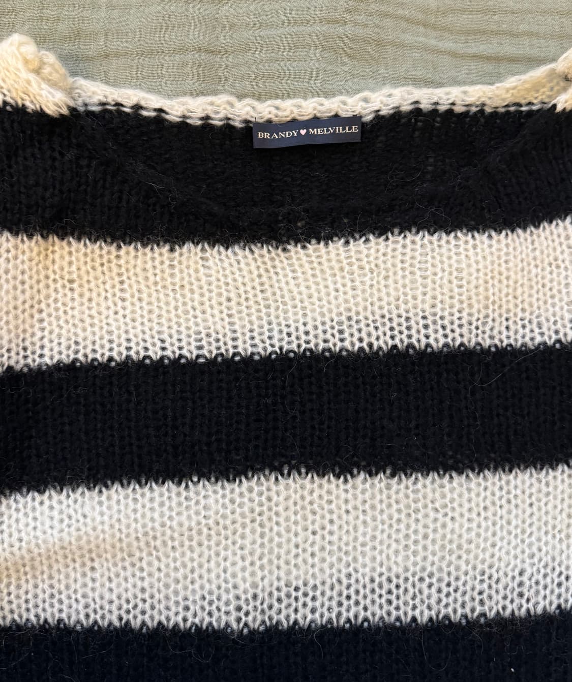 brandy melville 스트라이프 모헤어 스웨터 상품이미지4