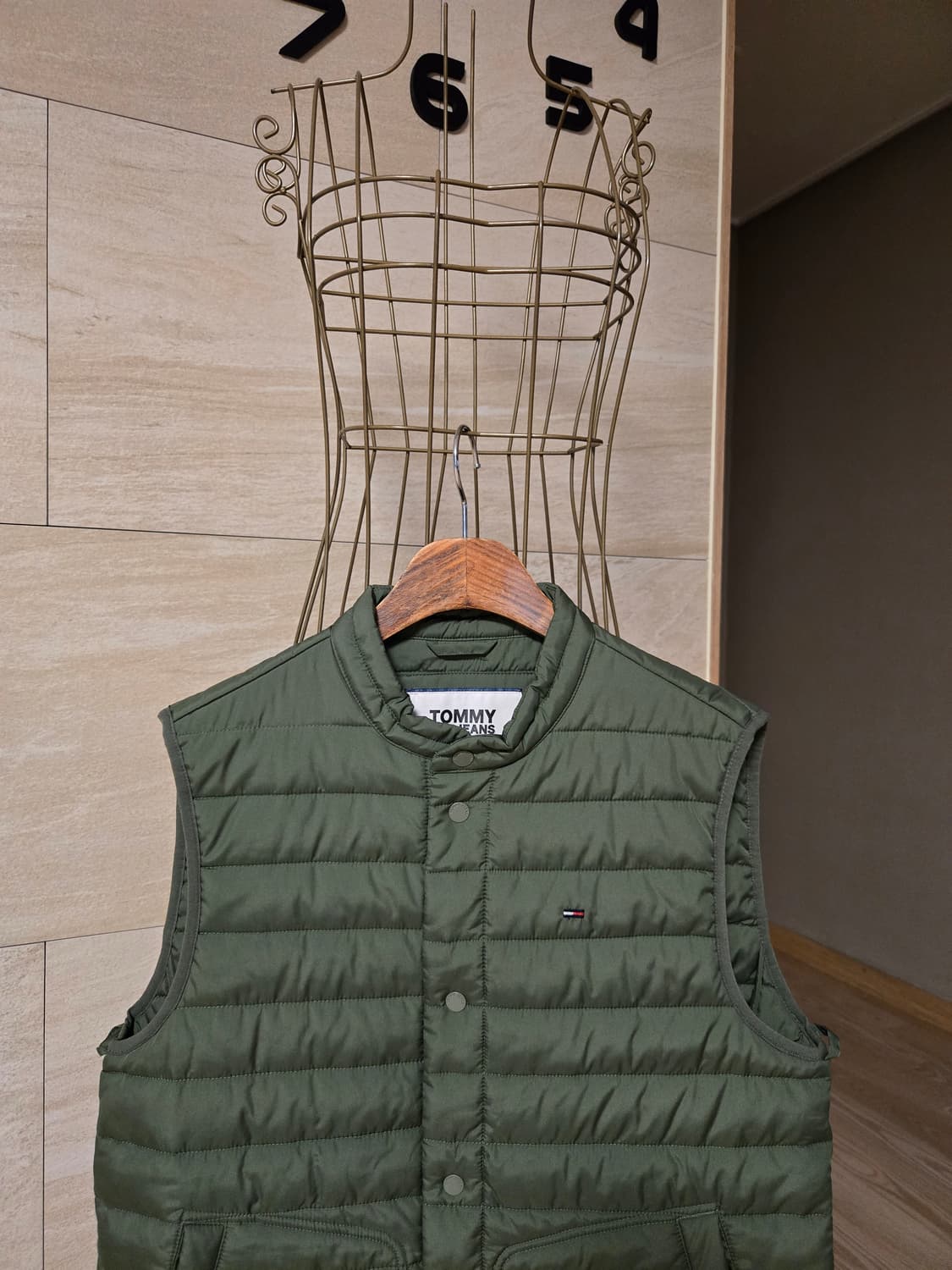 [m] 타미힐피거 남성 패딩 조끼 상품이미지2