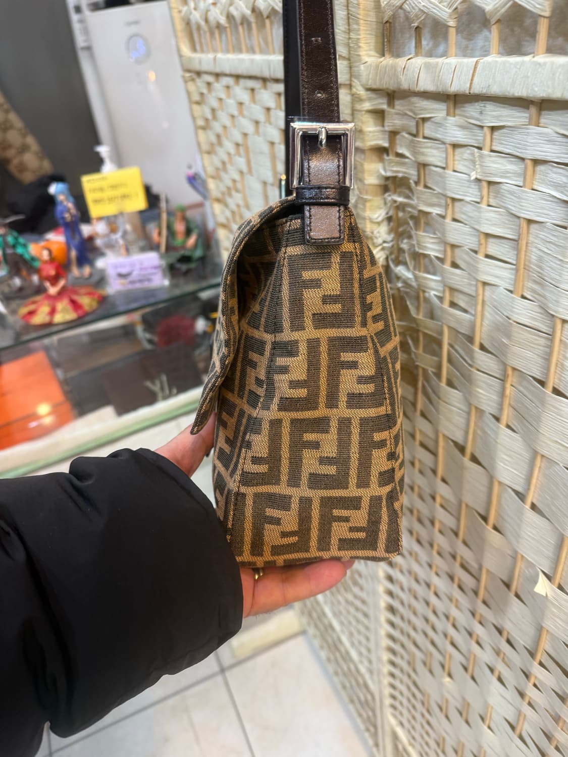 정품 펜디 주카 맘마백 팝니다 상품이미지3