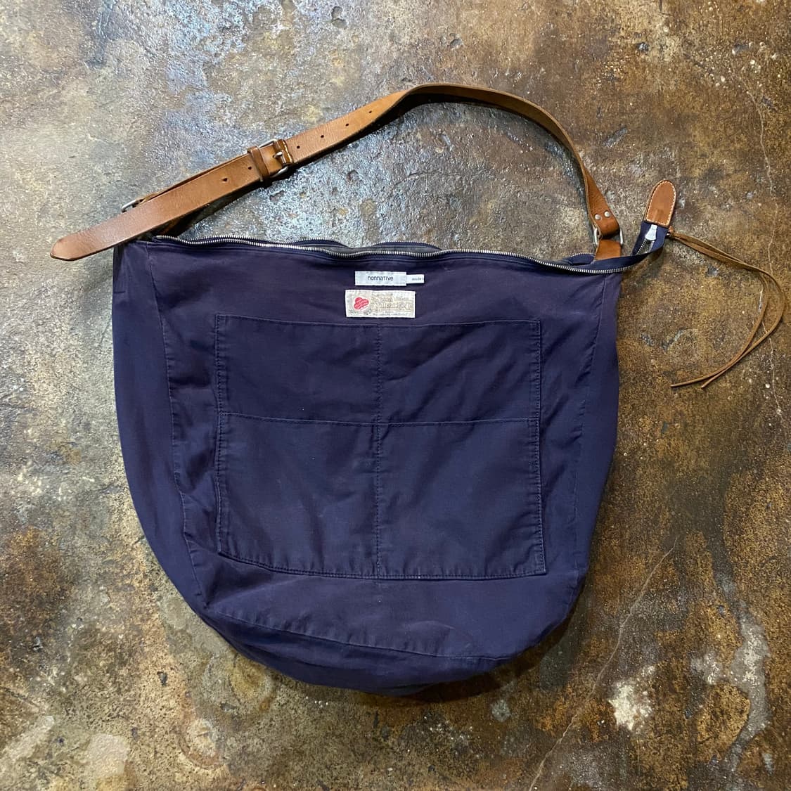 논네이티브 빈티지 가죽 스트랩 크로스백 상품이미지5