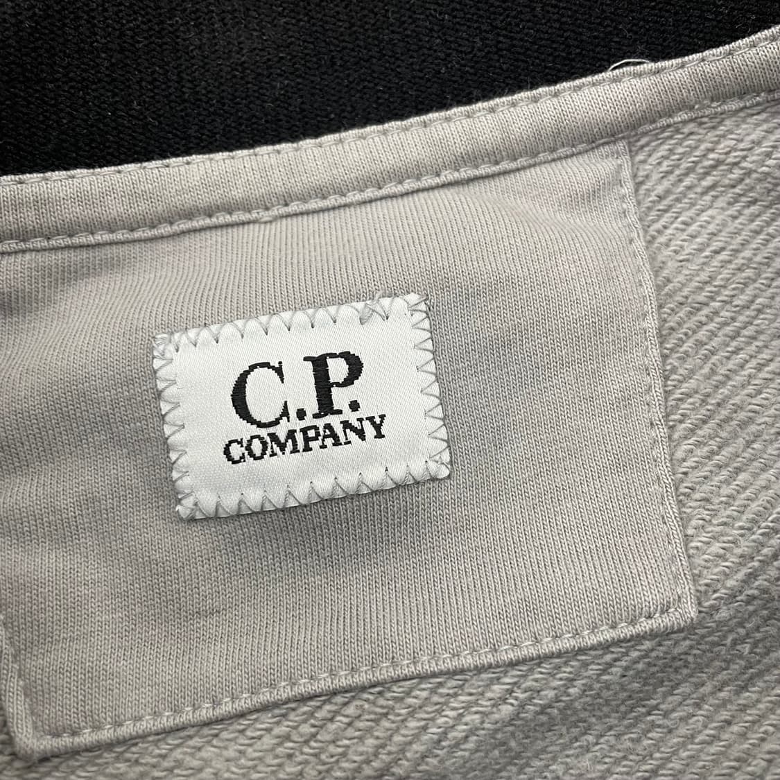 CP컴퍼니 맨투맨 상품이미지4